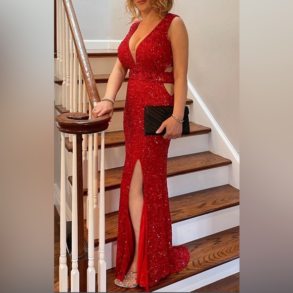 Red Sequins Evening Gown Prom Dress - Picture 3 of 8